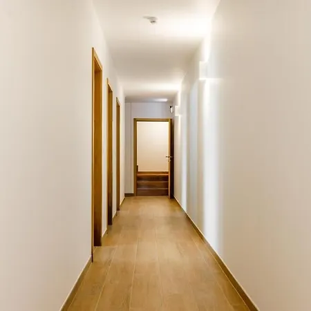 Portugal Active 招待所 4*